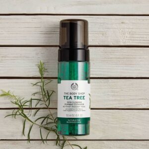 The Body Shop Tea Tree Skin Clearing Foaming Cleanser 3