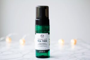 The Body Shop Tea Tree Skin Clearing Foaming Cleanser 4