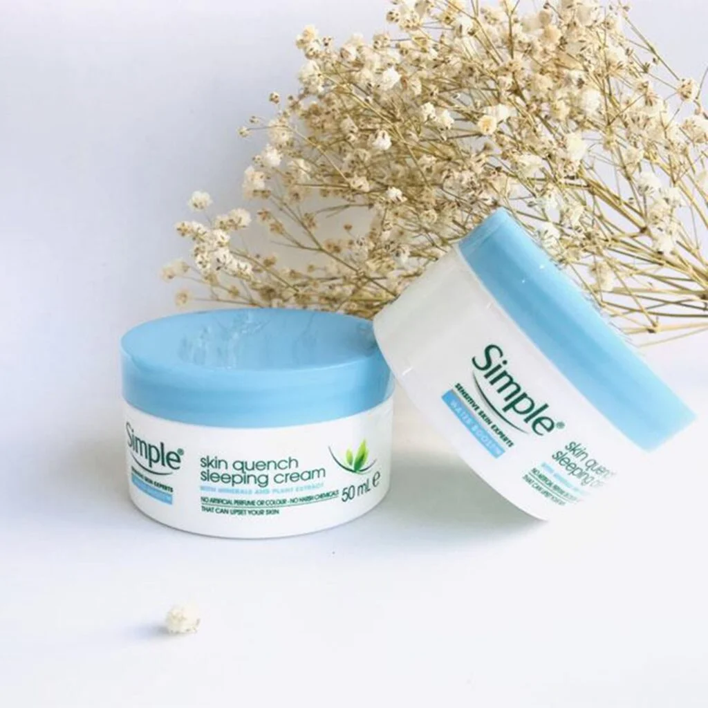 کرم مرطوب کننده و آبرسان شب سیمپل مدل water boost حجم 50 میلی لیتر | SIMPLE Water Boost Hydrating Booster 50ml 3 کرم خواب آبرسان سیمپل Skin Quench