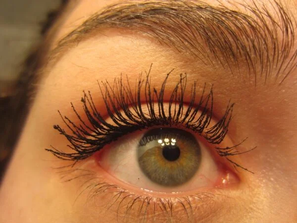 ریمل جدا کننده و بلند کننده صورتی اسنس | Essence I Love Extreme Crazy Volume Mascara 9ml - Image 5