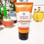 کرم ضدآفتاب روشن کننده لوسیون ویتامین سی SPF30 بادی شاپ50میل|THE BODY SHOP Vitamin C Glow-Protect Lotion SPF30 50ml